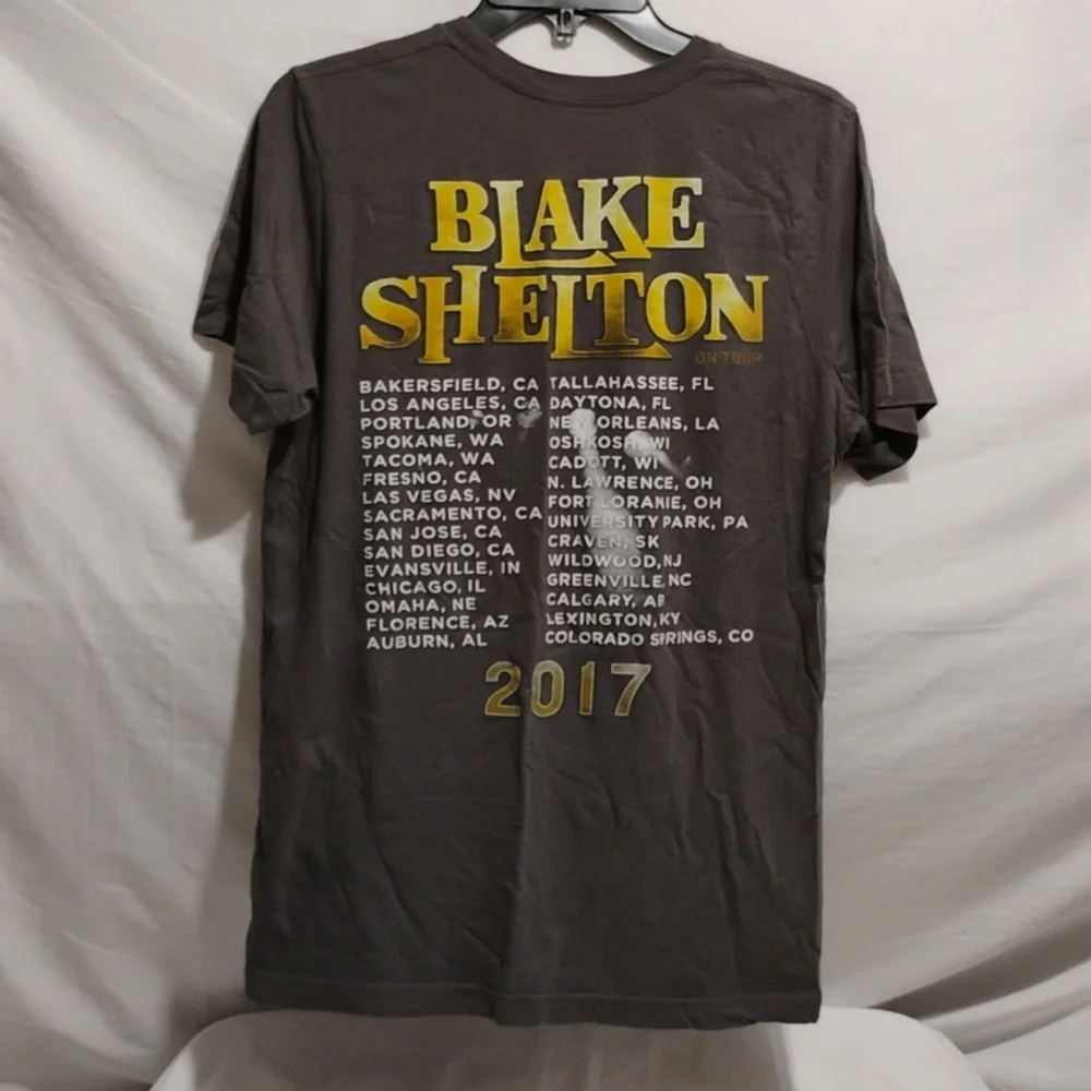 SALE! Blake Shelton Double Sided Gold Concert Band Tee Sz.M Worn 1X (BX29) - Picture 5 of 11